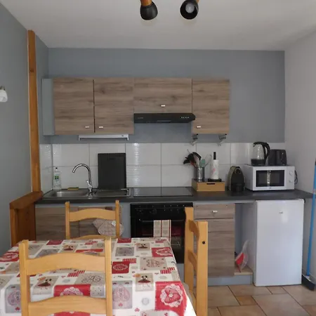 Apartman Au Calme A Vue Jardin, Parking & Wi-fi Gratuit *